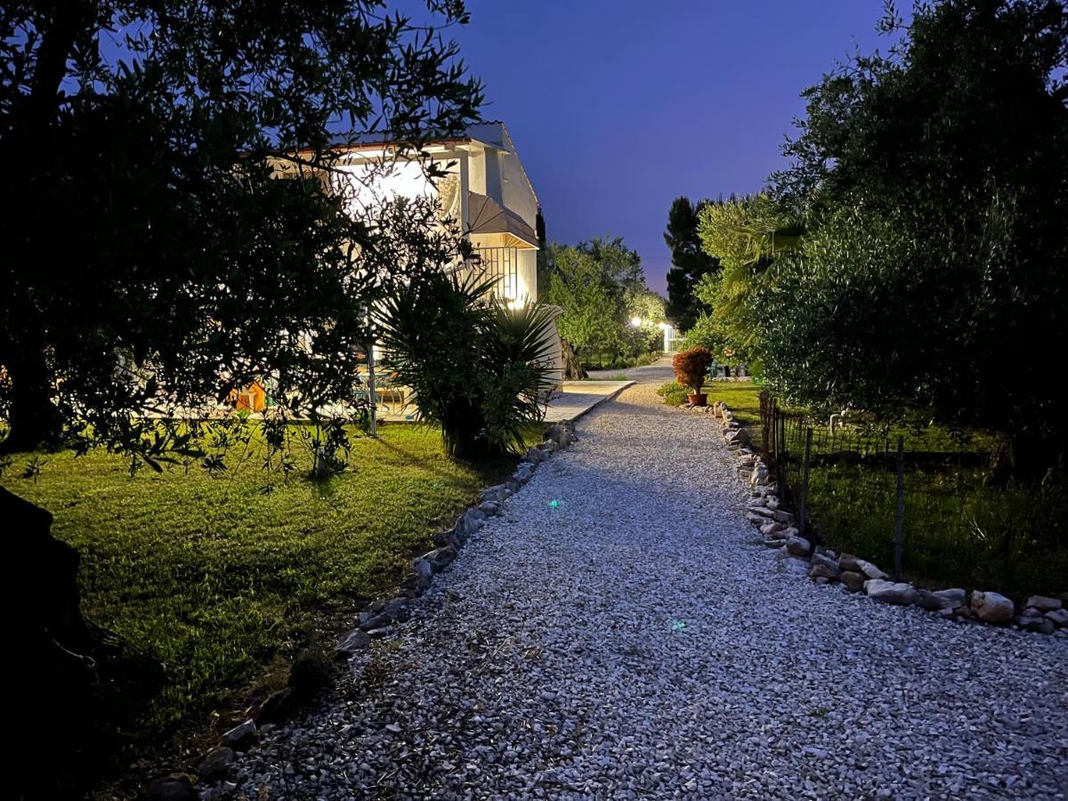 טרני B&B Villa Mediterranee Con Parking Space מראה חיצוני תמונה