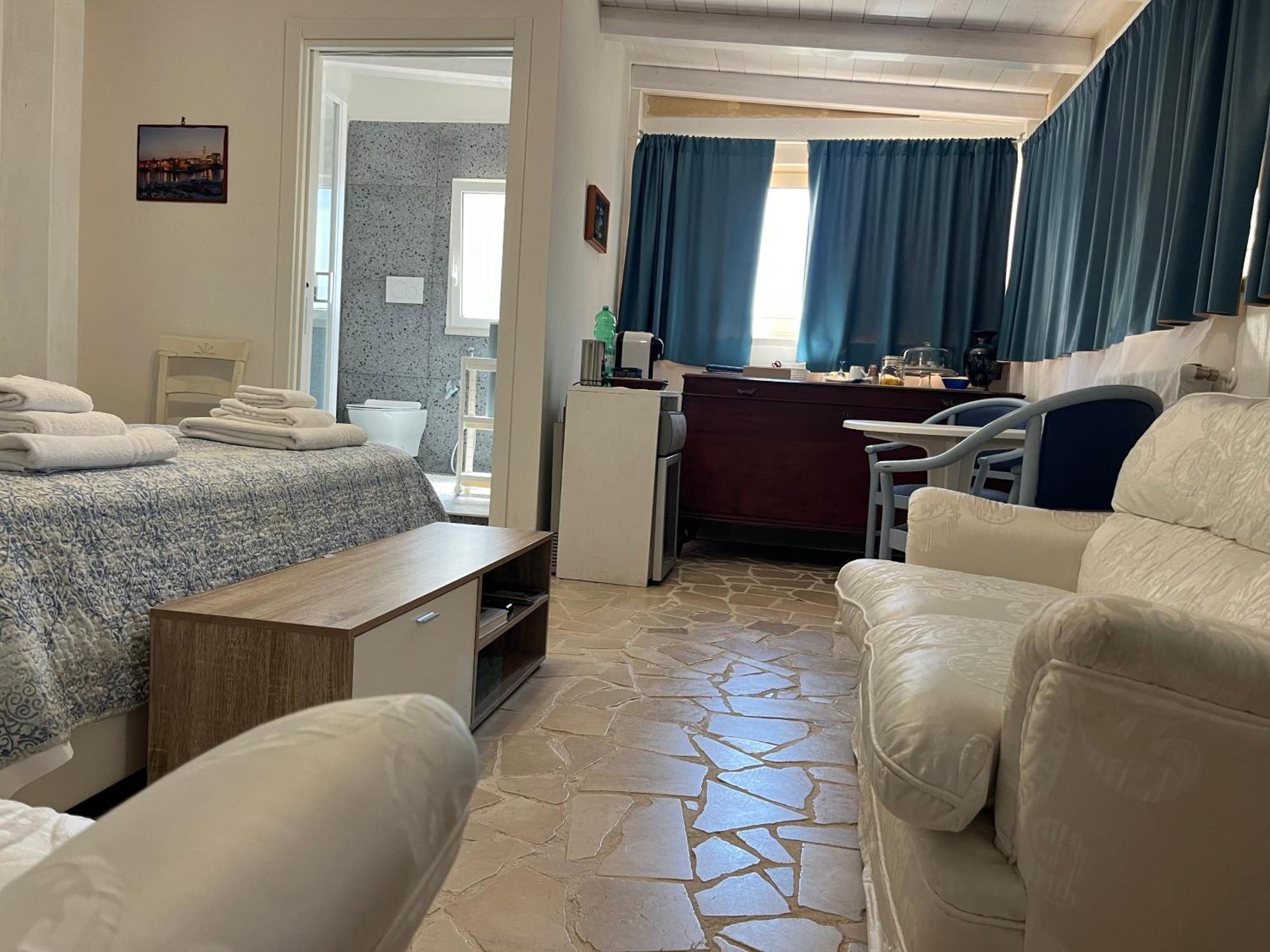 טרני B&B Villa Mediterranee Con Parking Space מראה חיצוני תמונה